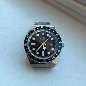 Timex Q GMT - Worn Once - comes with additional links and box!